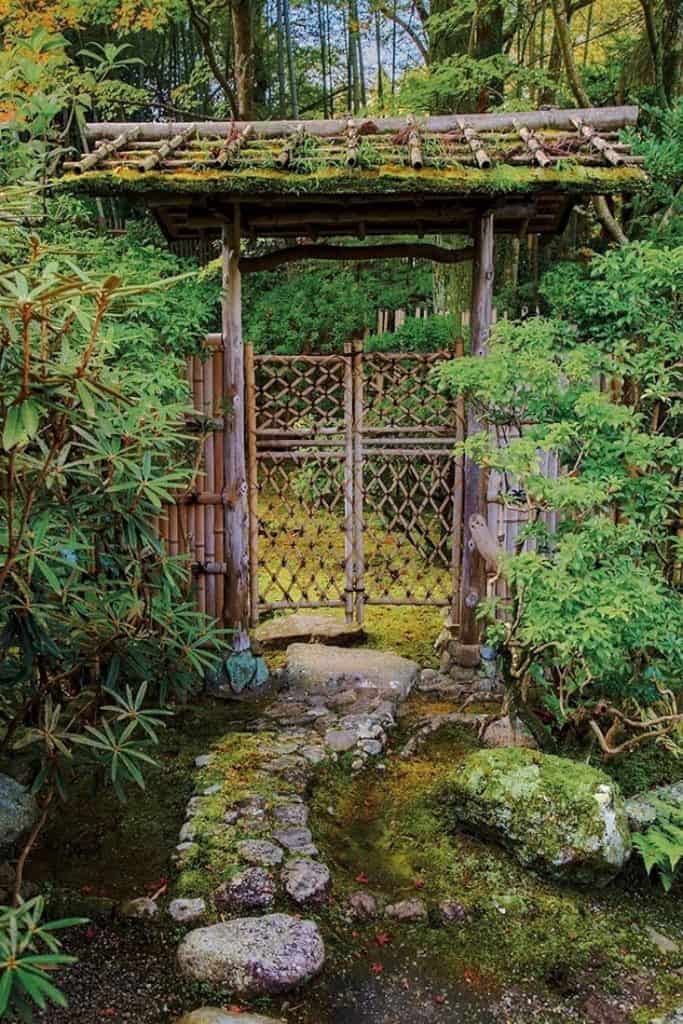 Un portail de jardin japonais