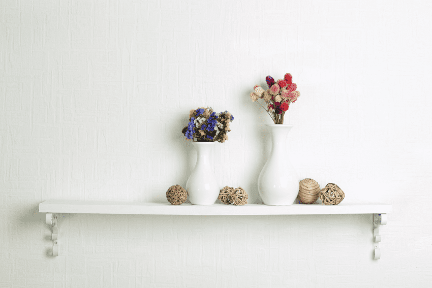 Étagère de fleurs séchées